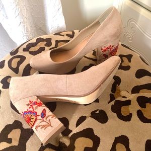 Women’s size 8 heels